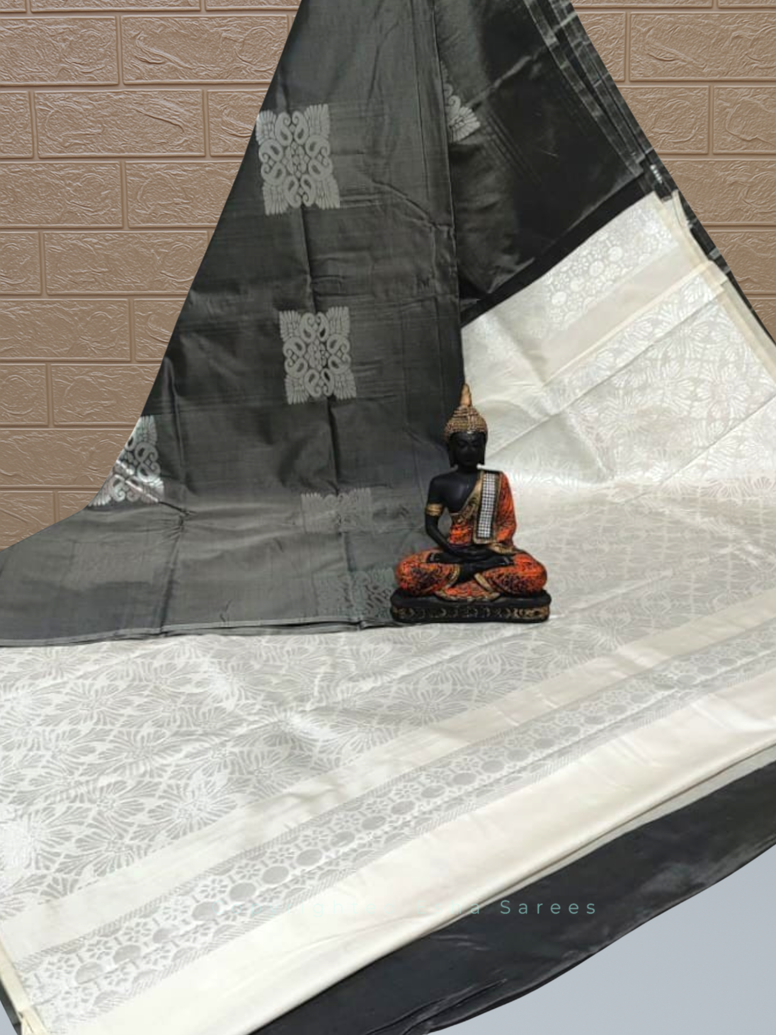 Vastrakala Radiant Grey FineBorder Saree